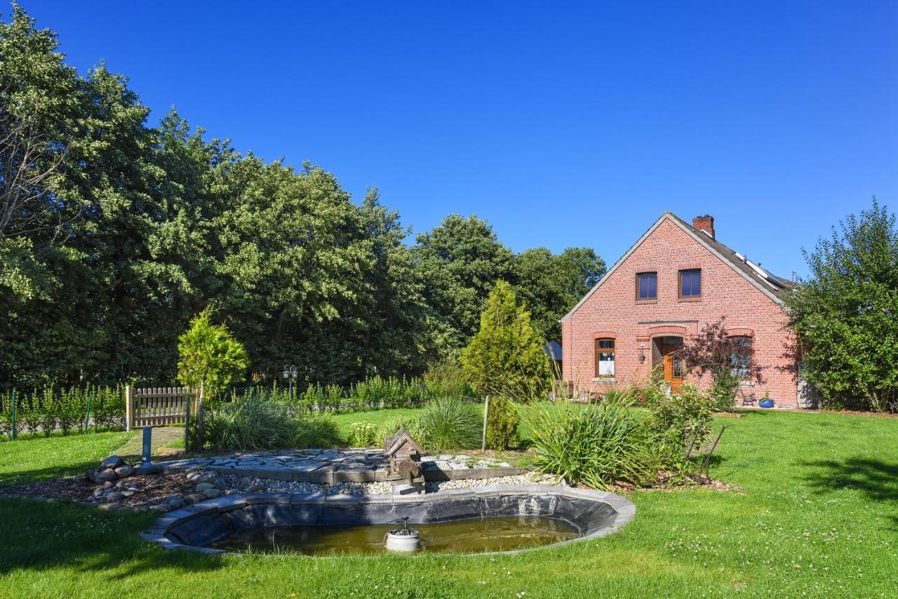 Ferienwohnungen Auf Dem Ferienhof Klein Husums Werdum Exteriér fotografie